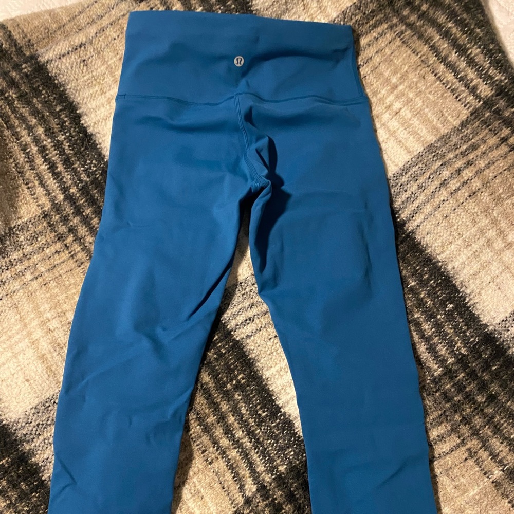 Lululemon Leggings Wundertrain High Rise 25” Capri Blue Size 8